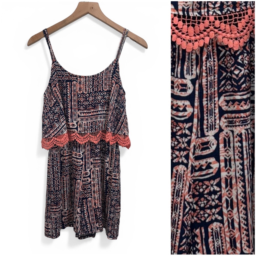 Xhilaration Navy/Coral Romper - Size Small‎